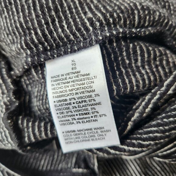 Daily Ritual Women’s Romper XL Black White Striped Sleeveless Elastic Waist - Picture 10 of 10